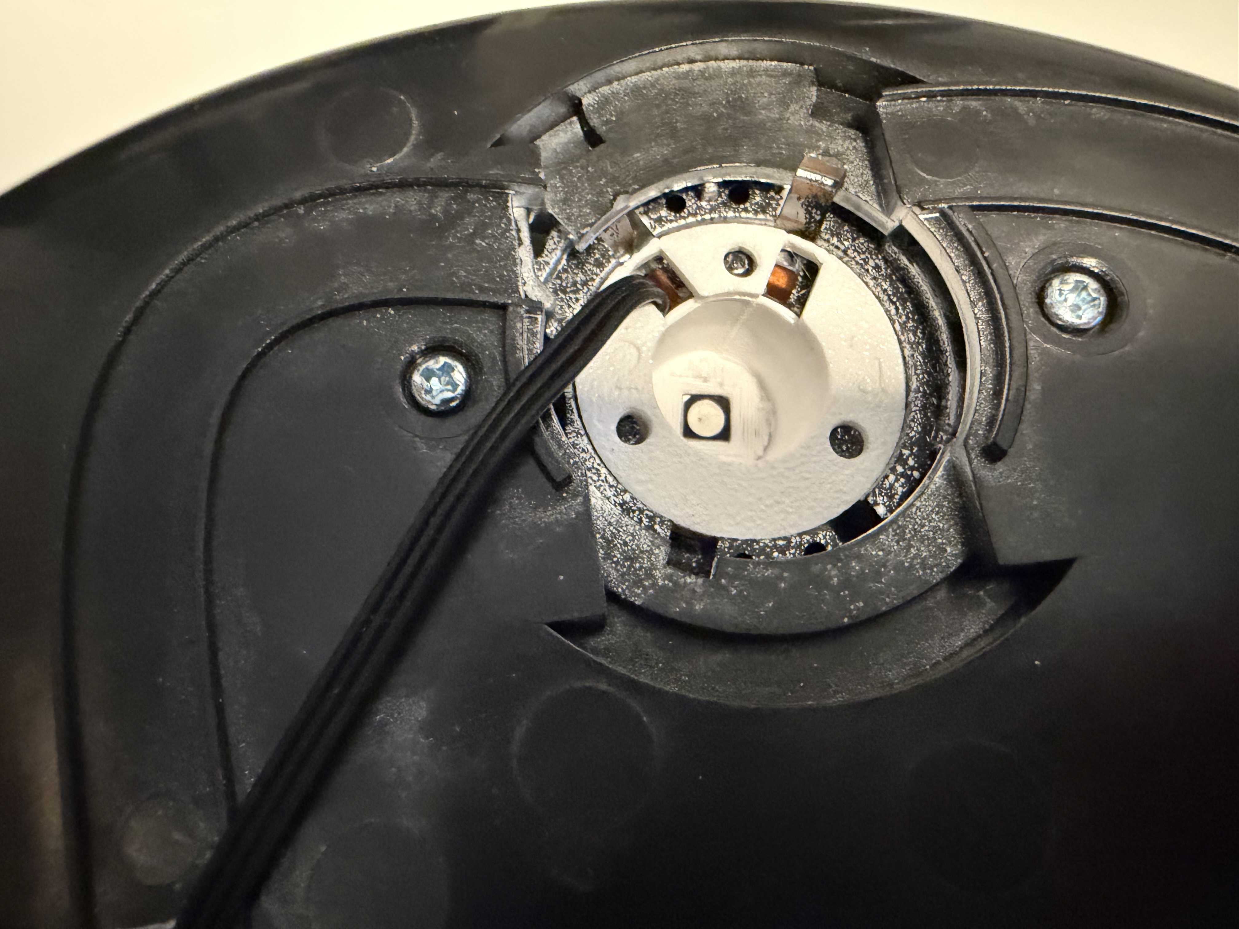 Reflector cup 4 installed in the cyclotron lid